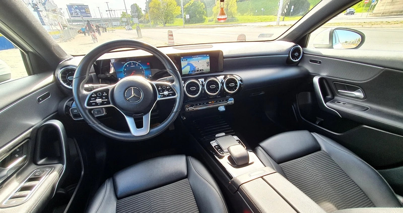 Mercedes-Benz Klasa A cena 105000 przebieg: 65350, rok produkcji 2018 z Szczecin małe 254